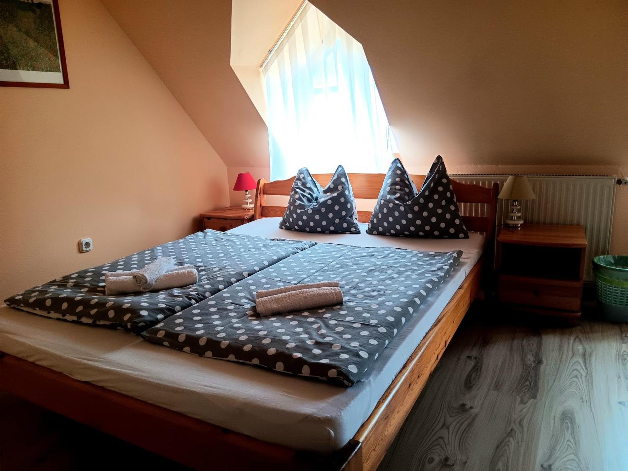 Bed and Breakfast Diana Fogado à Keszthely Extérieur photo